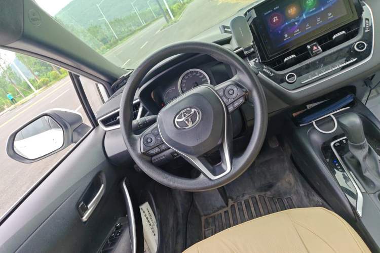 Used Toyota Levin 2019 Dual-Engine 1.8H E-CVT Luxury Edition China VI Standard Steering Wheel