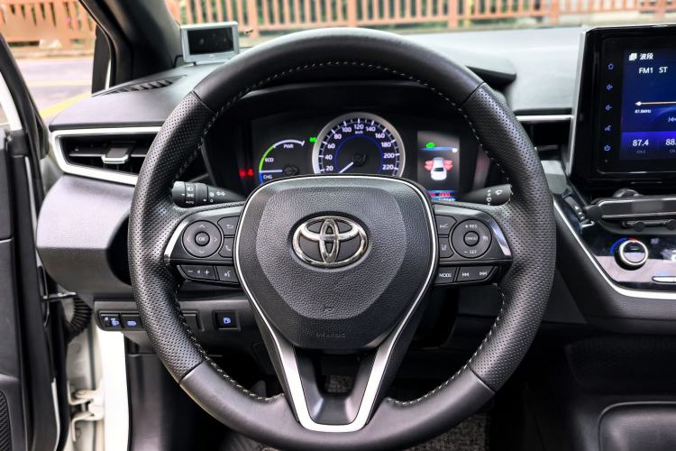 Used Toyota Levin 2019 Dual-Engine 1.8H E-CVT Luxury Edition China VI Standard Steering Wheel