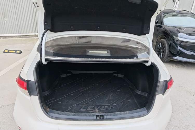 Used Toyota Levin 2019 Dual-Engine 1.8H E-CVT Tech Edition China VI Standard Trunk