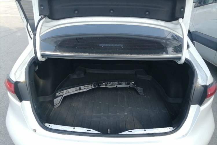 Used Toyota Levin 2019 Dual-Engine 1.8H E-CVT Sport Edition China VI Standard Trunk
