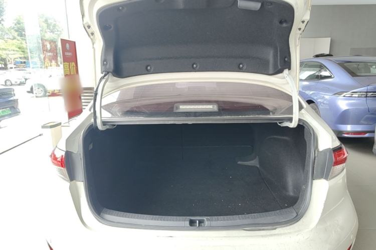 Used Toyota Levin 2019 Dual-Engine 1.8H E-CVT Luxury Edition China VI Standard Trunk