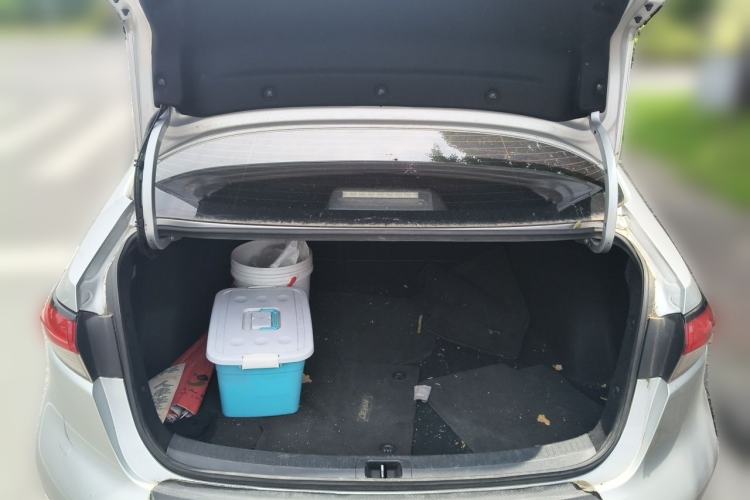 Used Toyota Levin 2019 Dual-Engine 1.8H E-CVT Entry-Level Model China VI Standard Trunk