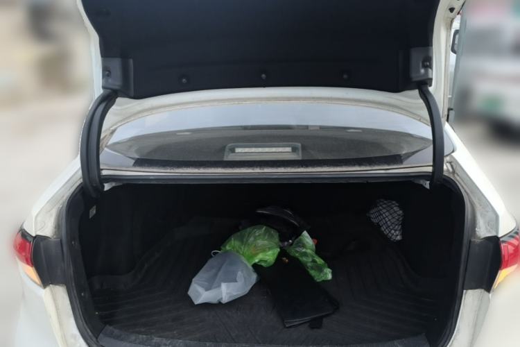 Used Toyota Levin 2019 Dual-Engine 1.8H E-CVT Luxury Edition China VI Standard Trunk