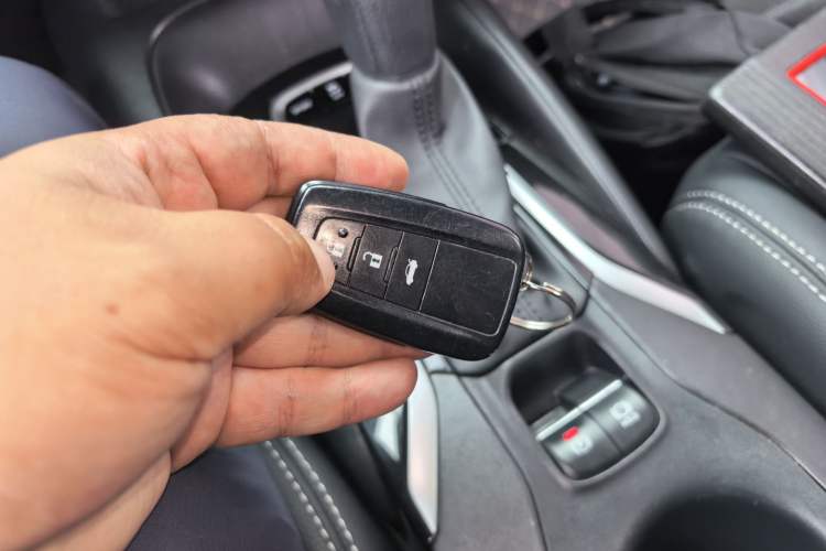 Used Toyota Levin 2019 185T CVT Luxury Edition China VI Standard Vehicle Key