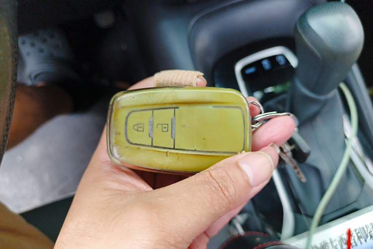 Used Toyota Levin 2019 185T CVT Luxury Edition China VI Standard Vehicle Key