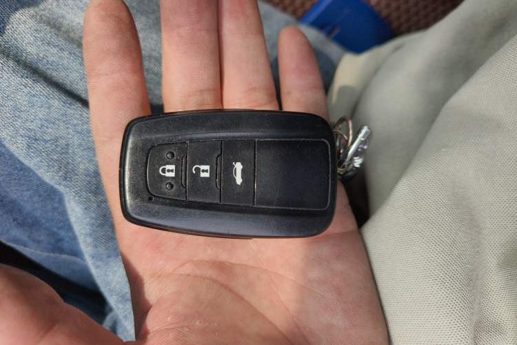 Used Toyota Levin 2019 Dual-Engine 1.8H E-CVT Sport Edition China VI Standard Vehicle Key
