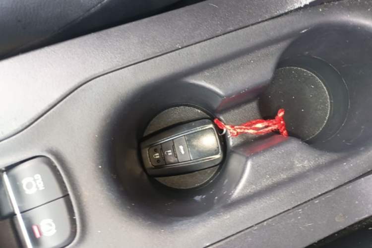 Used Toyota Levin 2019 Dual-Engine 1.8H E-CVT Sport Edition China VI Standard Vehicle Key
