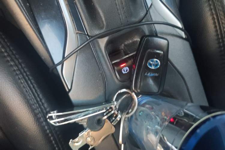 Used Toyota Levin 2019 Dual-Engine 1.8H E-CVT Luxury Edition China VI Standard Vehicle Key