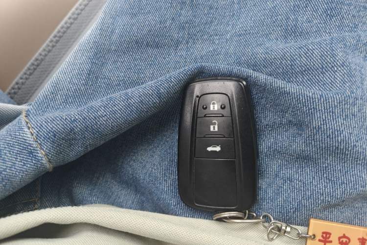Used Toyota Levin 2019 185T CVT Luxury Edition China VI Standard Vehicle Key