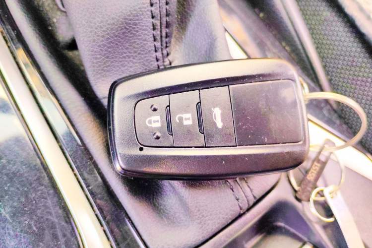 Used Toyota Levin 2019 185T CVT Luxury Edition China VI Standard Vehicle Key