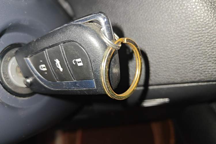 Used Toyota Levin 2019 185T CVT Entry-Level Version China VI Standard Vehicle Key