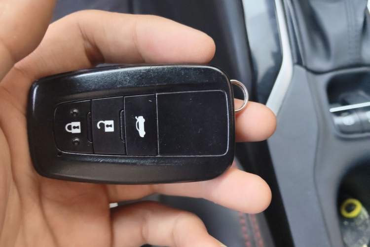 Used Toyota Levin 2019 185T CVT Luxury Edition China VI Standard Vehicle Key