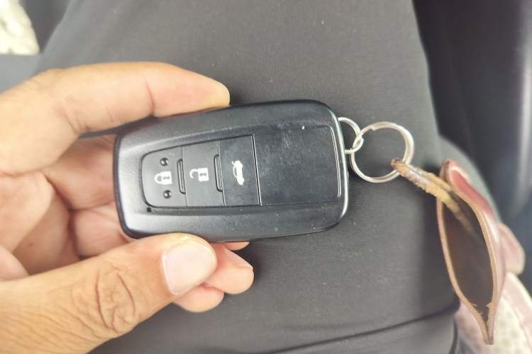 Used Toyota Levin 2019 185T CVT Luxury Edition China VI Standard Vehicle Key