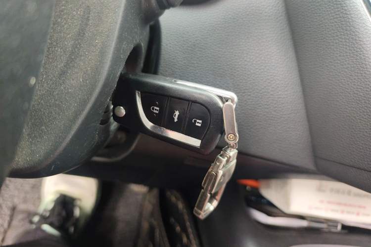 Used Toyota Levin 2019 185T CVT Entry-Level Version China VI Standard Vehicle Key
