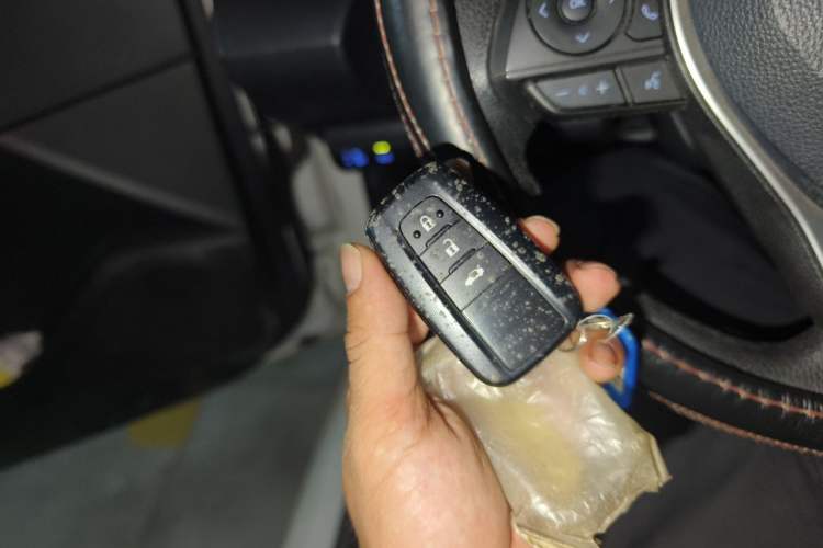 Used Toyota Levin 2019 185T CVT Luxury Edition China VI Standard Vehicle Key