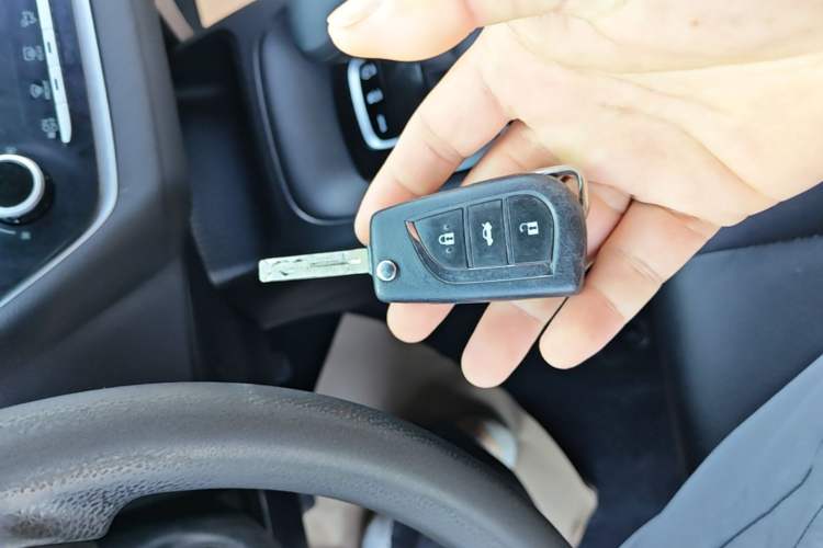 Used Toyota Levin 2019 185T CVT Entry-Level Version China VI Standard Vehicle Key
