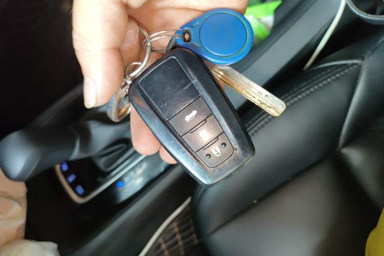 Used Toyota Levin 2019 Dual-Engine 1.8H E-CVT Luxury Edition China VI Standard Vehicle Key