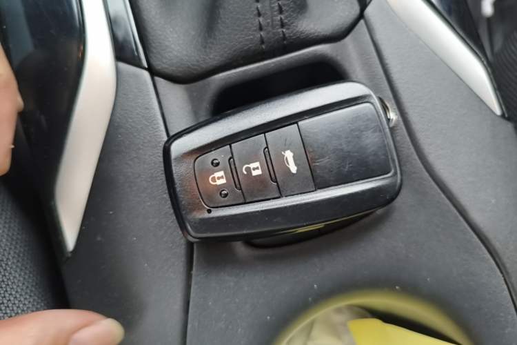 Used Toyota Levin 2019 185T CVT Luxury Edition China VI Standard Vehicle Key