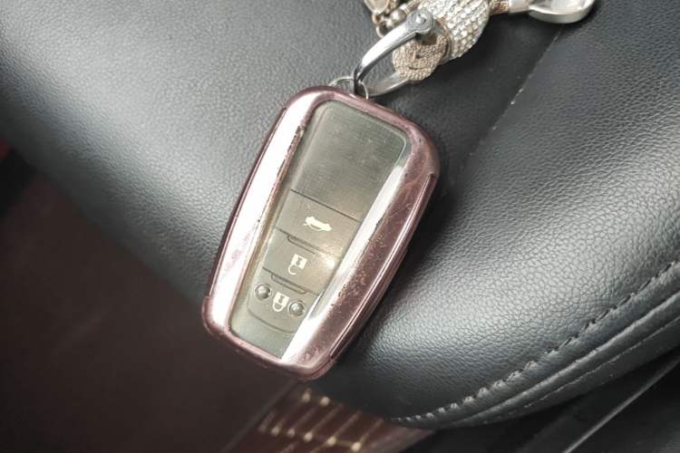 Used Toyota Levin 2019 185T CVT Luxury Edition China VI Standard Vehicle Key