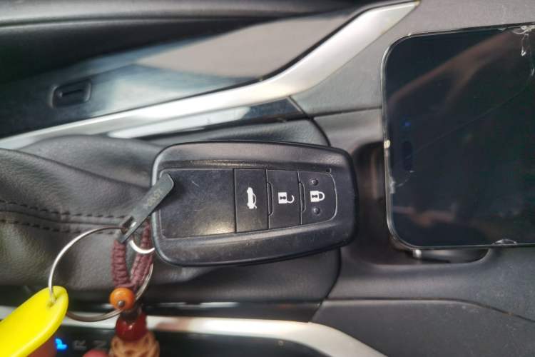 Used Toyota Levin 2019 185T CVT Luxury Edition China VI Standard Vehicle Key