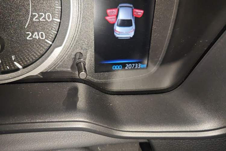 Used Toyota Levin 2021 185T CVT Luxury Edition Odometer Close Up