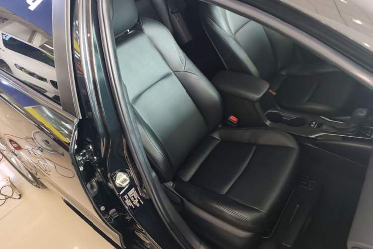 Used Toyota Levin 2021 185T CVT Luxury Edition Right Front Seat