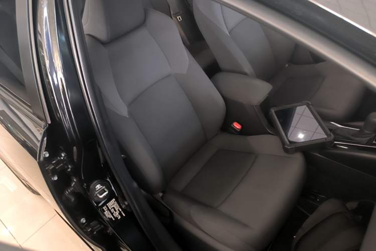Used Toyota Levin 2021 185T CVT Luxury Edition Right Front Seat