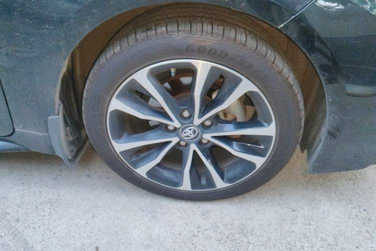 Used Toyota Levin 2021 185T CVT Sport Edition Right Front Wheel Hub
