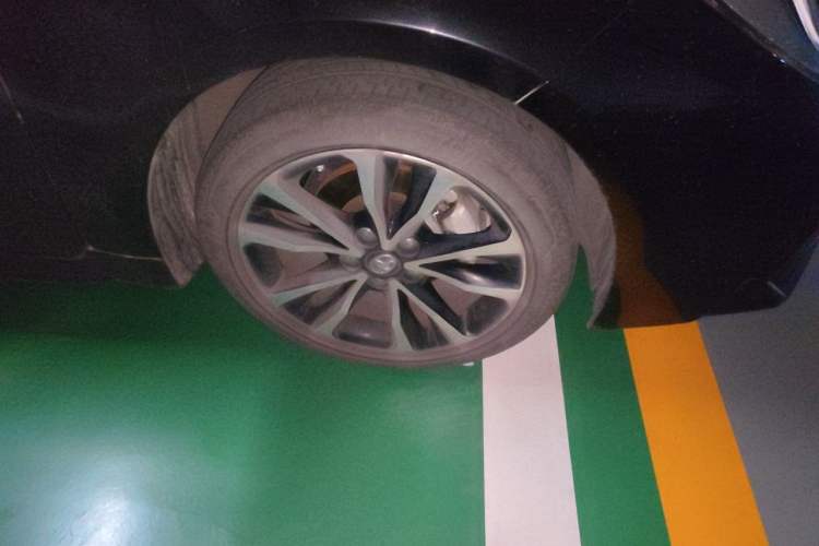 Used Toyota Levin 2021 185T CVT Sport Edition Right Front Wheel Hub