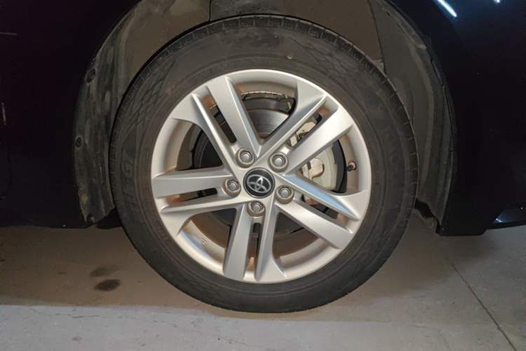 Used Toyota Levin 2021 185T CVT Luxury Edition Right Front Wheel Hub