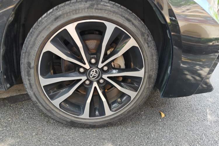 Used Toyota Levin 2021 185T CVT Sport Edition Right Front Wheel Hub