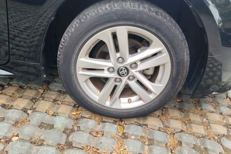 Used Toyota Levin 2021 185T CVT Luxury Edition Right Front Wheel Hub