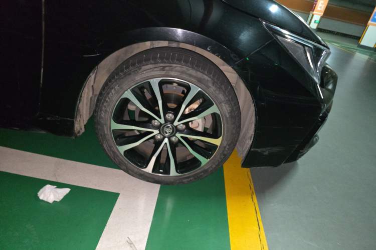 Used Toyota Levin 2021 185T CVT Sport Edition Right Front Wheel Hub
