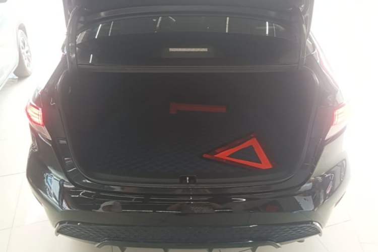 Used Toyota Levin 2021 Dual-Motor 1.8H E-CVT Sport Edition Trunk