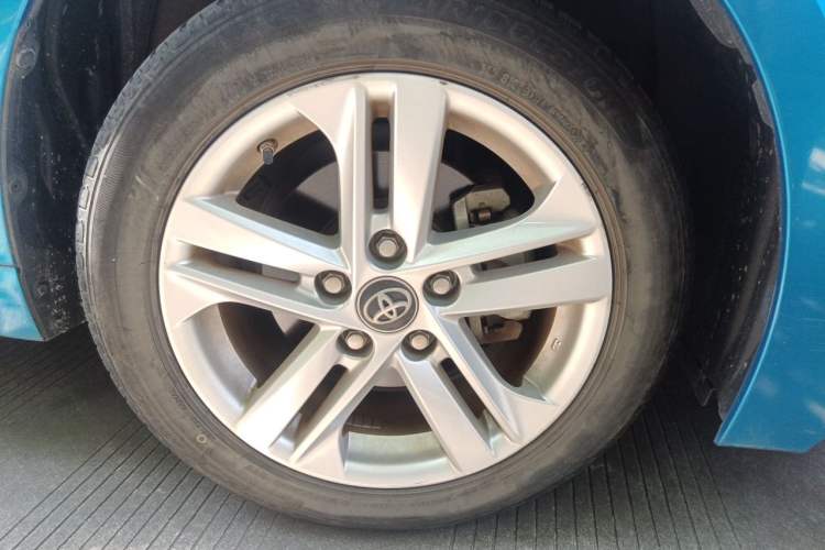 Used Toyota Levin 2021 185T CVT Luxury Edition Right Front Wheel Hub