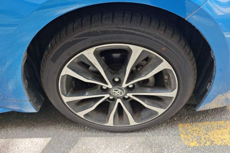 Used Toyota Levin 2021 185T CVT Sport Edition Right Front Wheel Hub