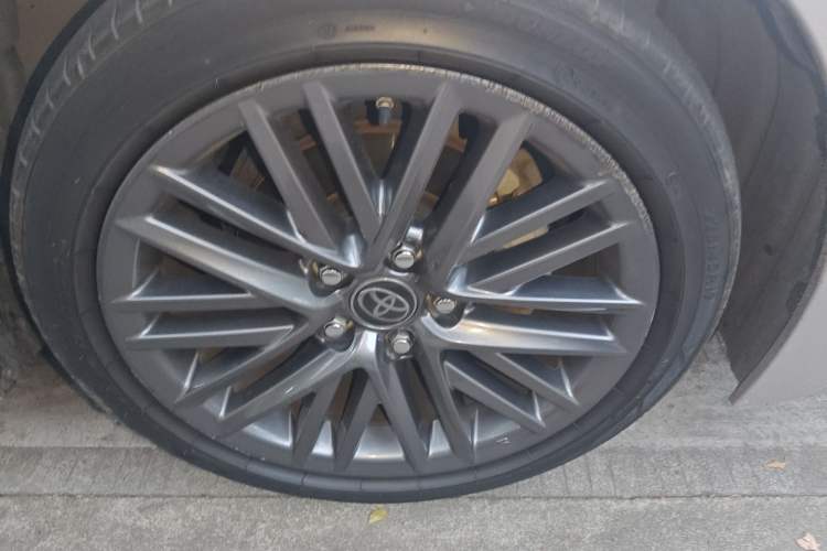 Used Toyota Levin 2021 2.0L Luxury Edition Right Front Wheel Hub