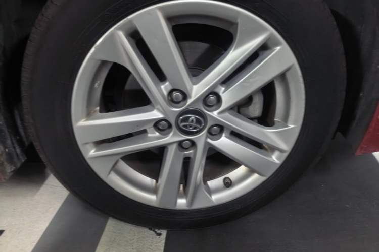 Used Toyota Levin 2021 185T CVT Luxury Edition Right Front Wheel Hub