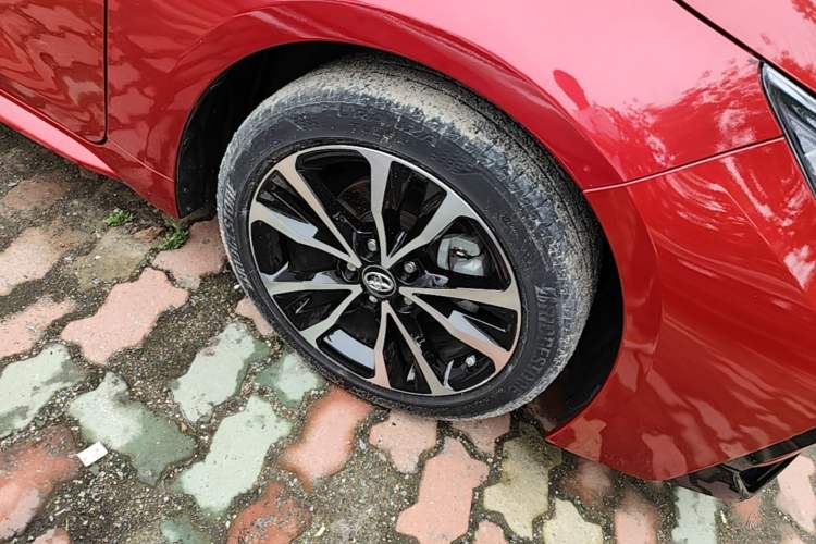 Used Toyota Levin 2021 185T CVT Sport Edition Right Front Wheel Hub