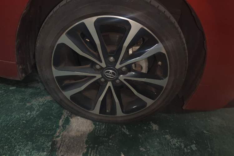 Used Toyota Levin 2021 185T CVT Sport Edition Right Front Wheel Hub