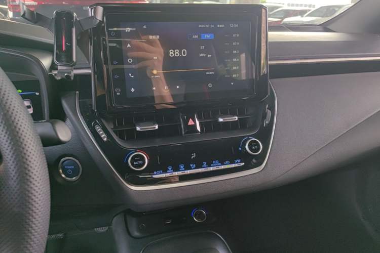 Used Toyota Levin 2021 Dual-Motor 1.8H E-CVT Sport Edition Audio And AC Panel