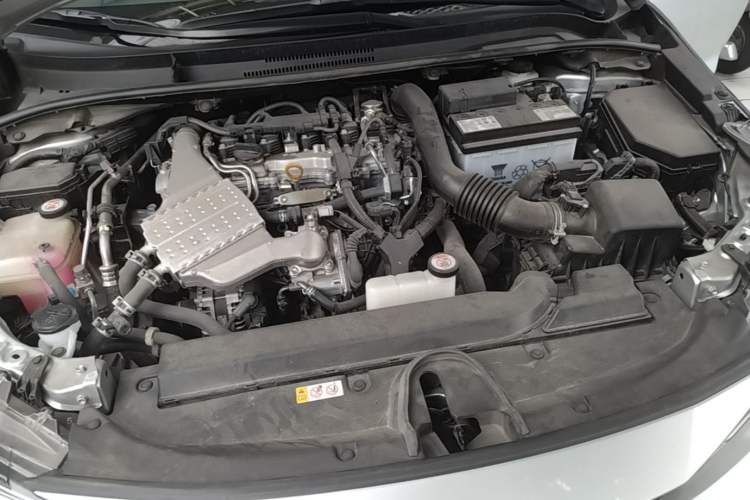 Used Toyota Levin 2021 185T CVT Luxury Edition Engine Bay