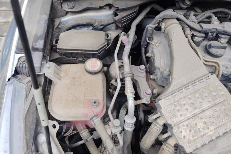 Used Toyota Levin 2021 185T CVT Entry-Level Version Engine Bay Right
