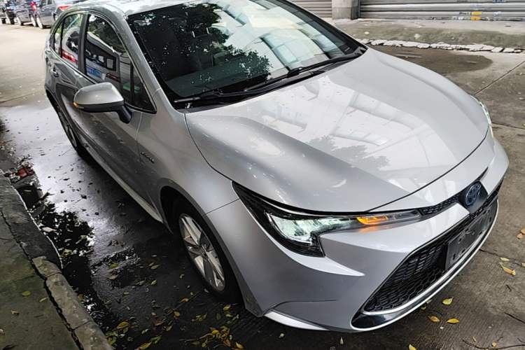 Used Toyota Levin 2021 Dual-Engine 1.8H E-CVT Luxury Edition Front Right 45 Deg