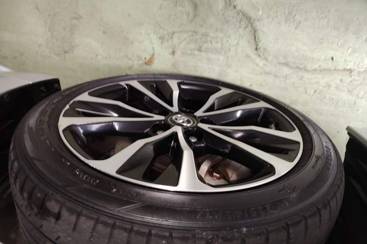 Used Toyota Levin 2021 185T CVT Sport Edition Left Front Wheel Hub