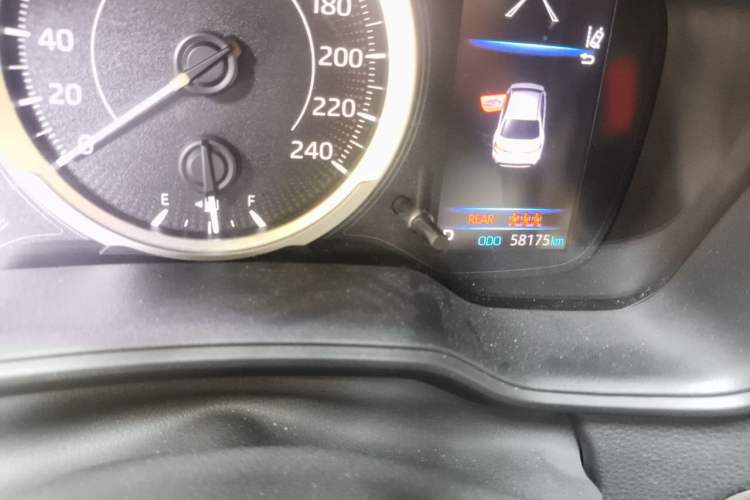 Used Toyota Levin 2021 185T CVT Luxury Edition Odometer Close Up
