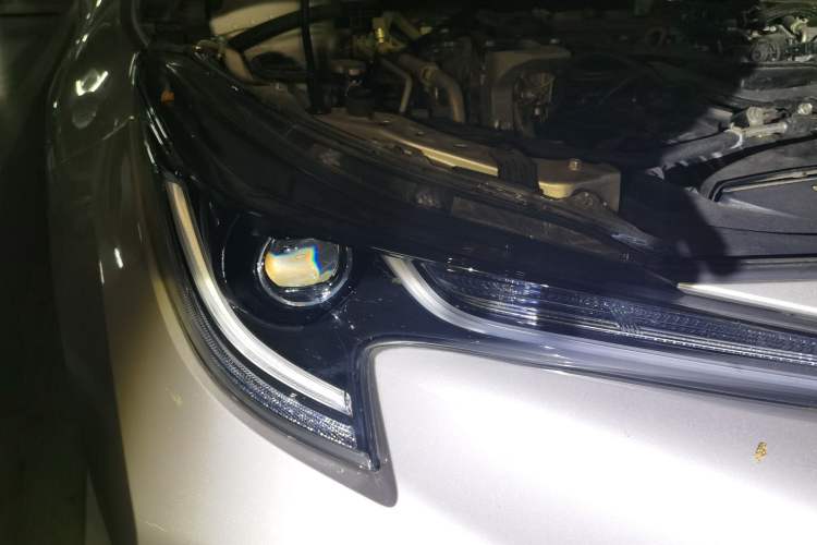 Used Toyota Levin 2021 2.0L Luxury Edition Right Front Headlight