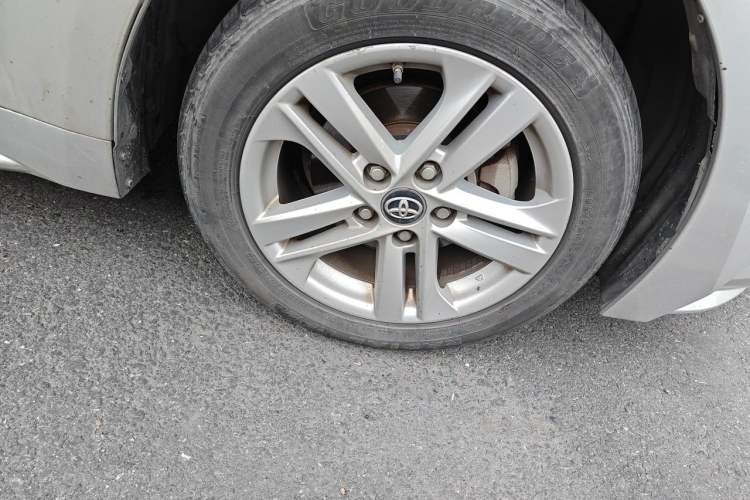 Used Toyota Levin 2021 185T CVT Luxury Edition Right Front Wheel Hub