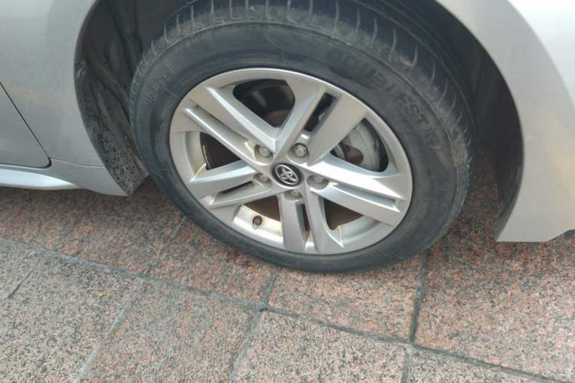 Used Toyota Levin 2021 185T CVT Luxury Edition Right Front Wheel Hub