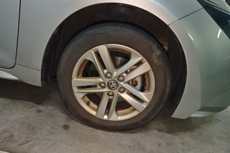 Used Toyota Levin 2021 185T CVT Luxury Edition Right Front Wheel Hub